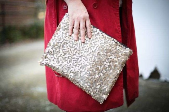 This lovely DIY sequin clutch is the perfect way to turn an ordinary piece of accessory into something bold