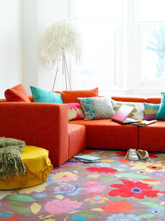  Add splashes of colors, colorful area rug makes any living room spring ready.