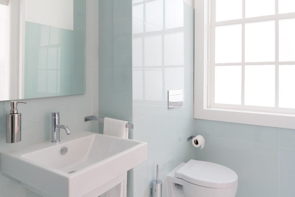 4 Ways to Make a Small Bathroom Look Bigger