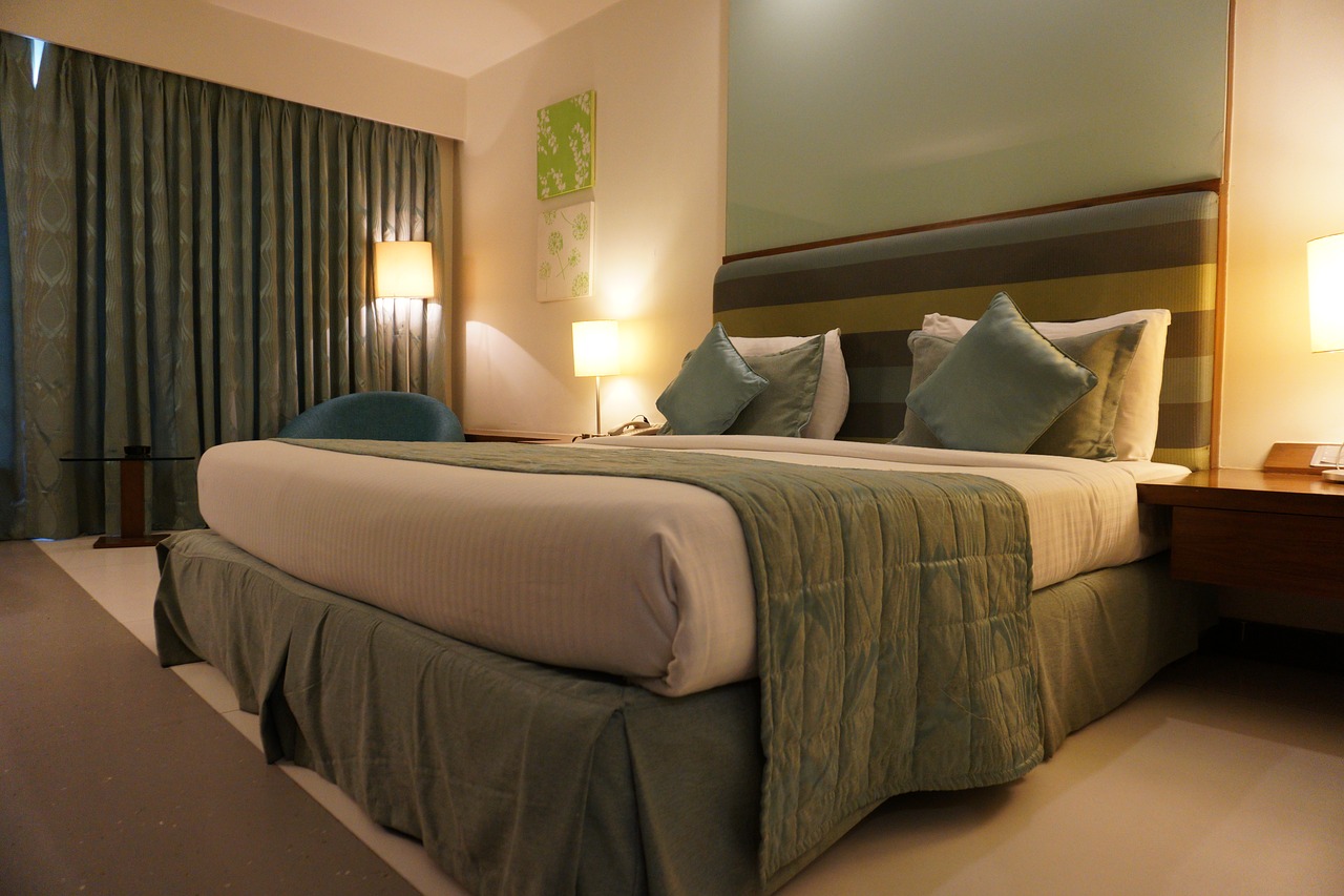8 Easy Ways to Make Your Master Bedroom Look More Luxurious