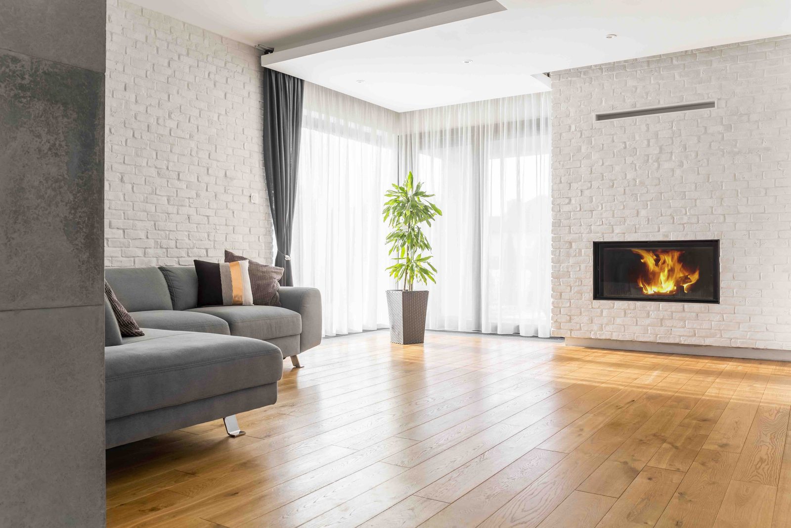 What to consider while buying wood from hardwood flooring stores?