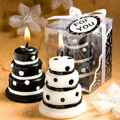 variety of customized scented candles are available online